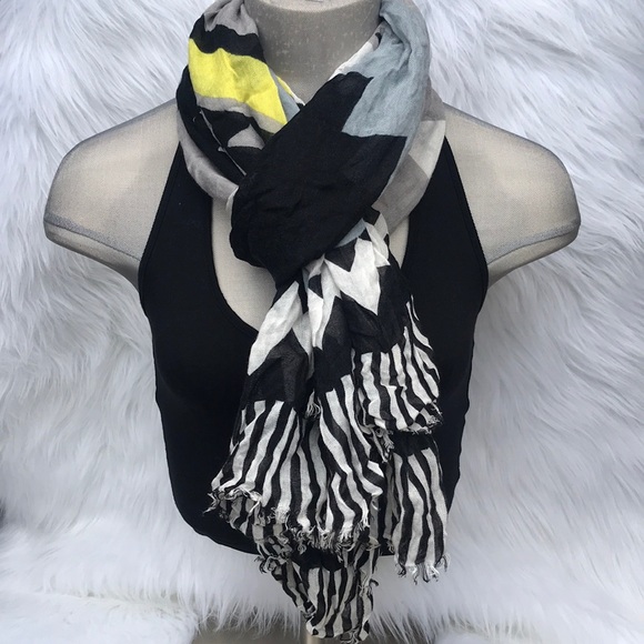 EXPRESS | multi color tribal print oblong scarf - Picture 1 of 3